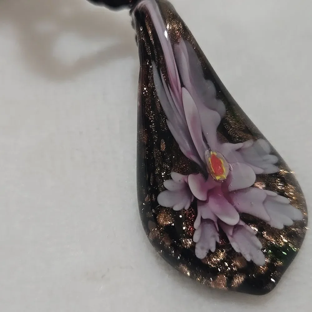 Elegant Floral Glass Pendant Necklace